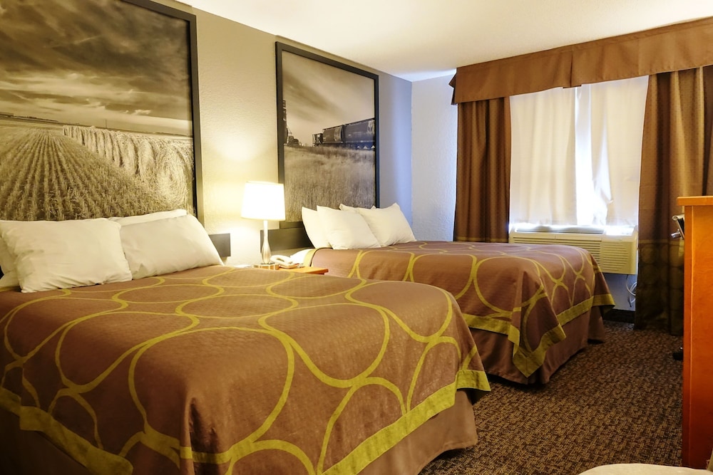 Super 8 by Wyndham Regina 4/33