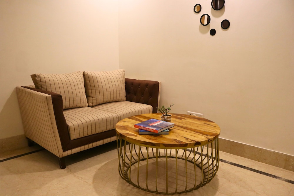 AVA Hotels and Corporate Stays Golf course 20/34