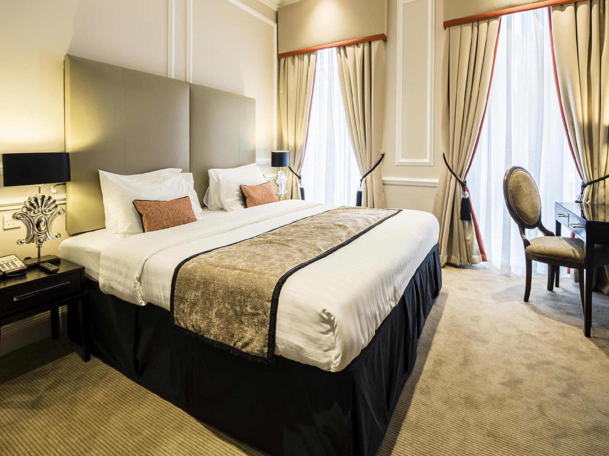 Swanky, Deluxe, Double or Twin Bed