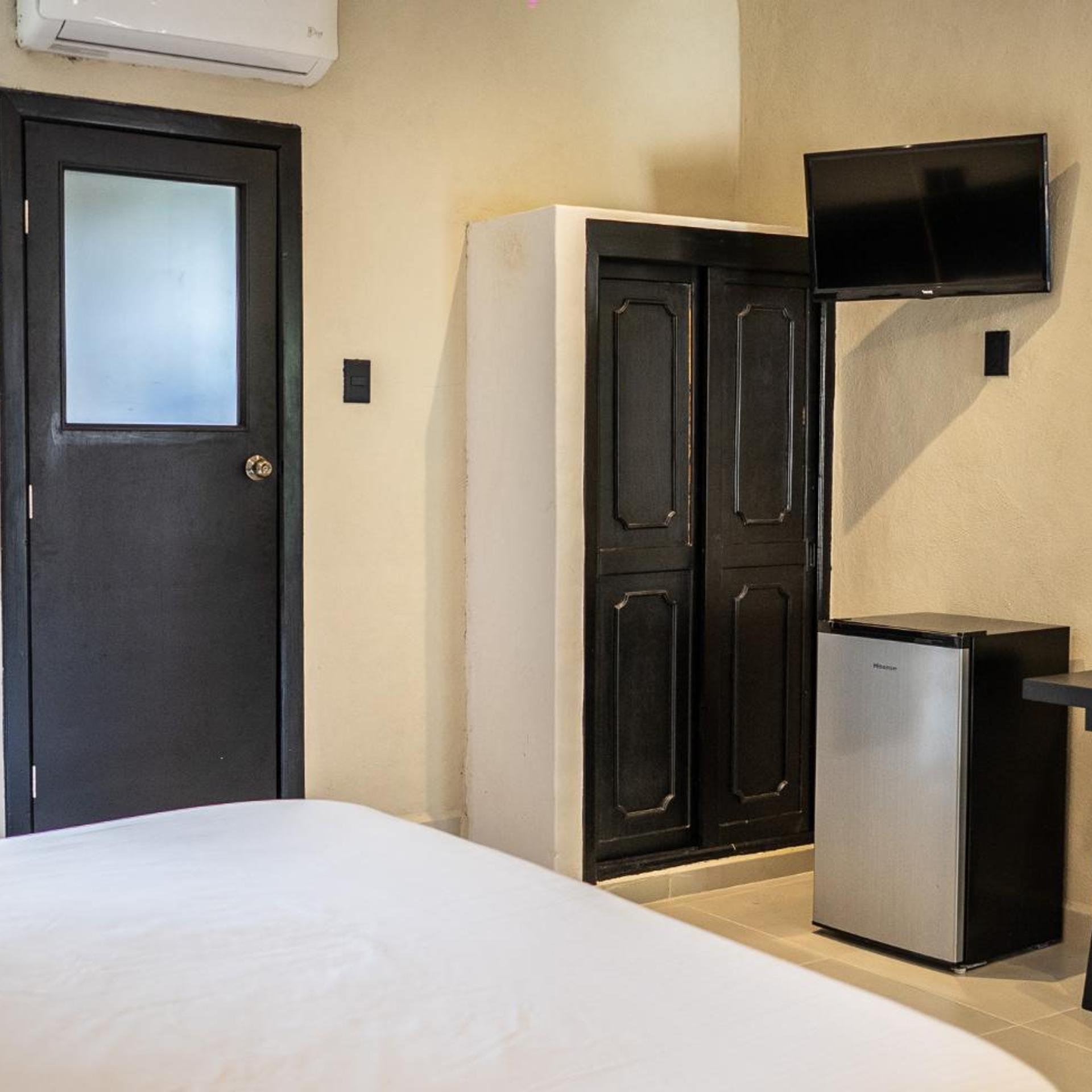 غرفة بسرير كينج بشرفة، SUITE HOTEL MARIA DE LA LUZ 10/10