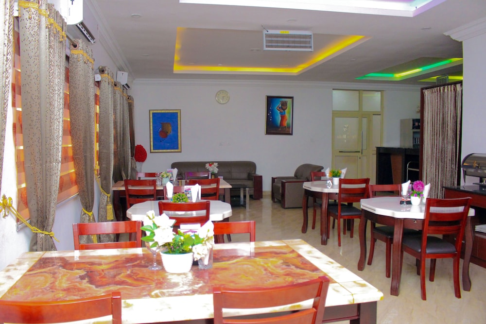 Peace Media Hotels 21/32
