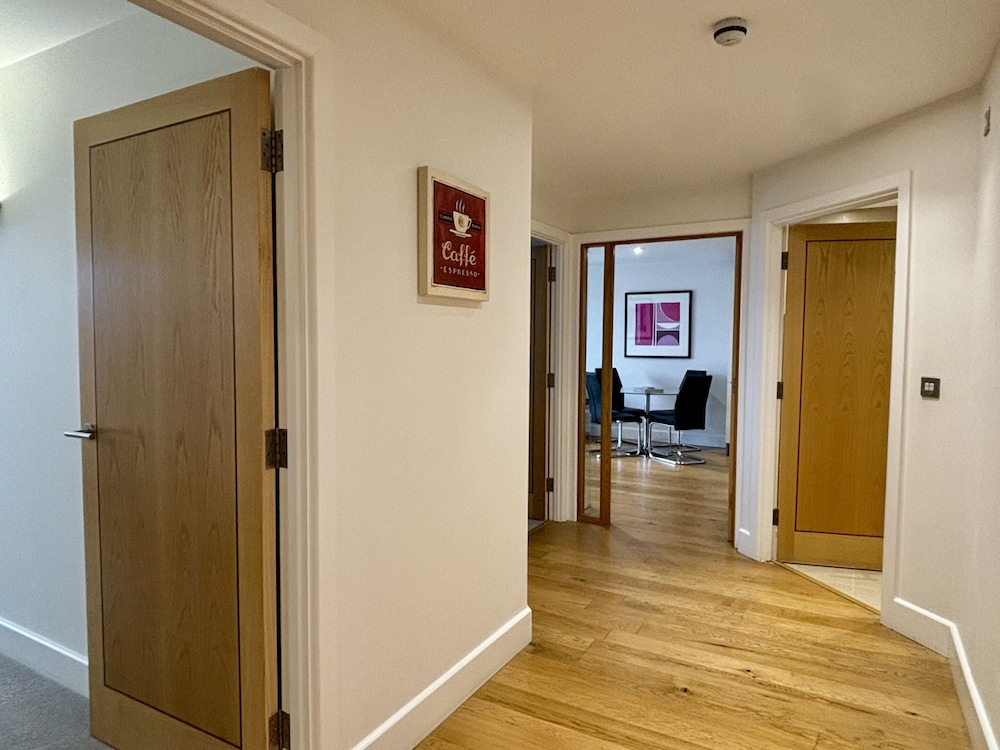 YOUR SPACE APARTMENTS - THE HAMILTONS 24/46