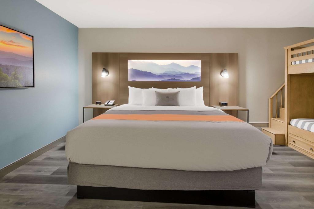 Upgrade, Suite, King and Twin Beds، Graystone Lodge, an Ascend Collection Hotel 2/10