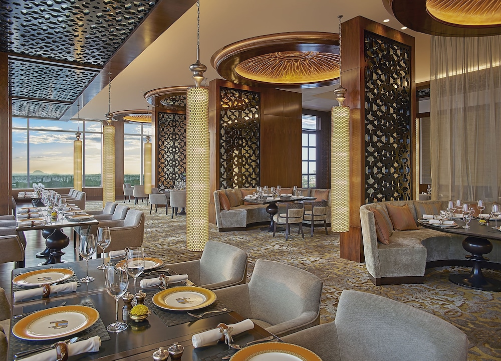 Shangri-La Hotel Bengaluru 62/82