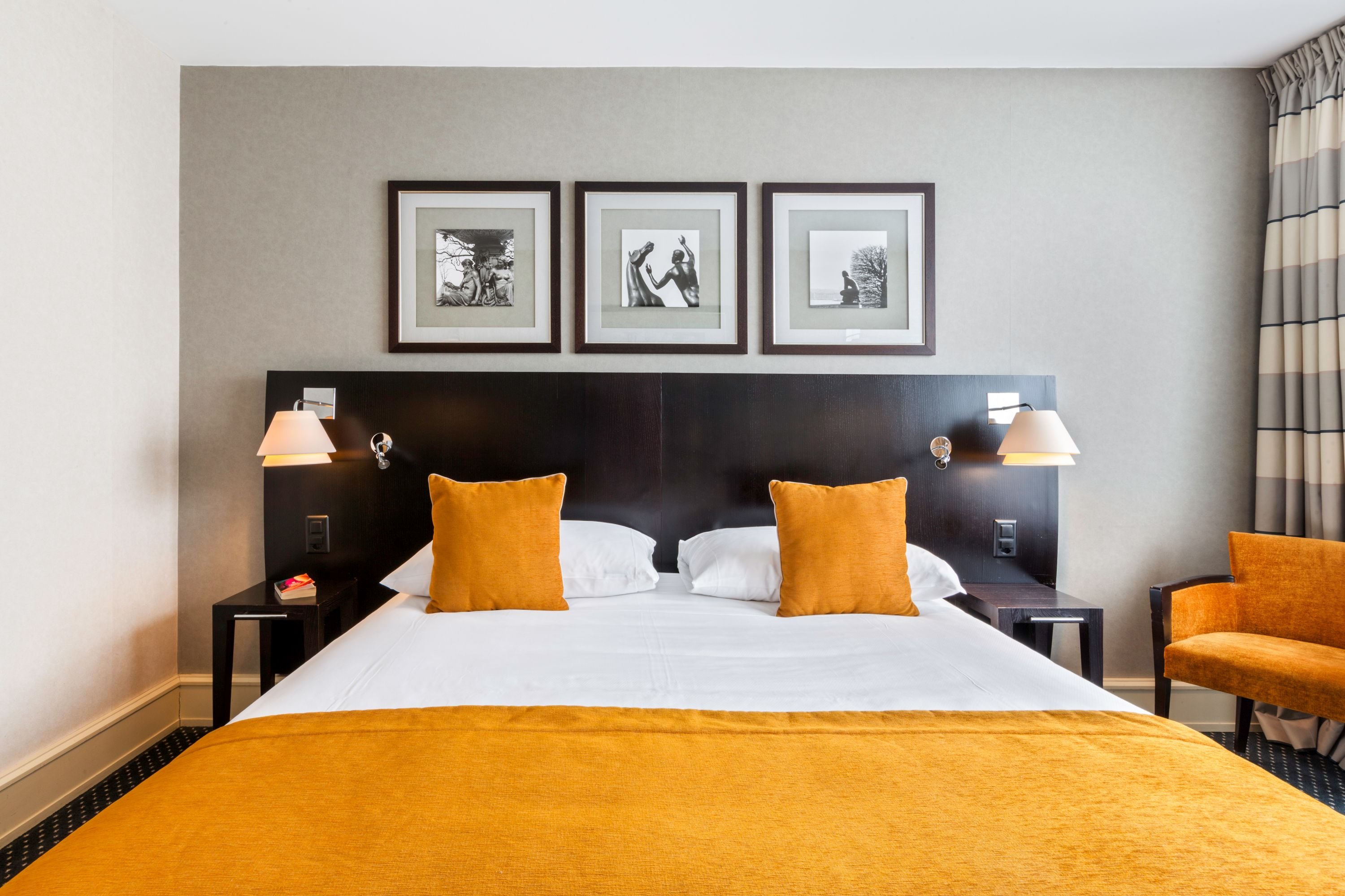 Auteuil Hotel 11/39