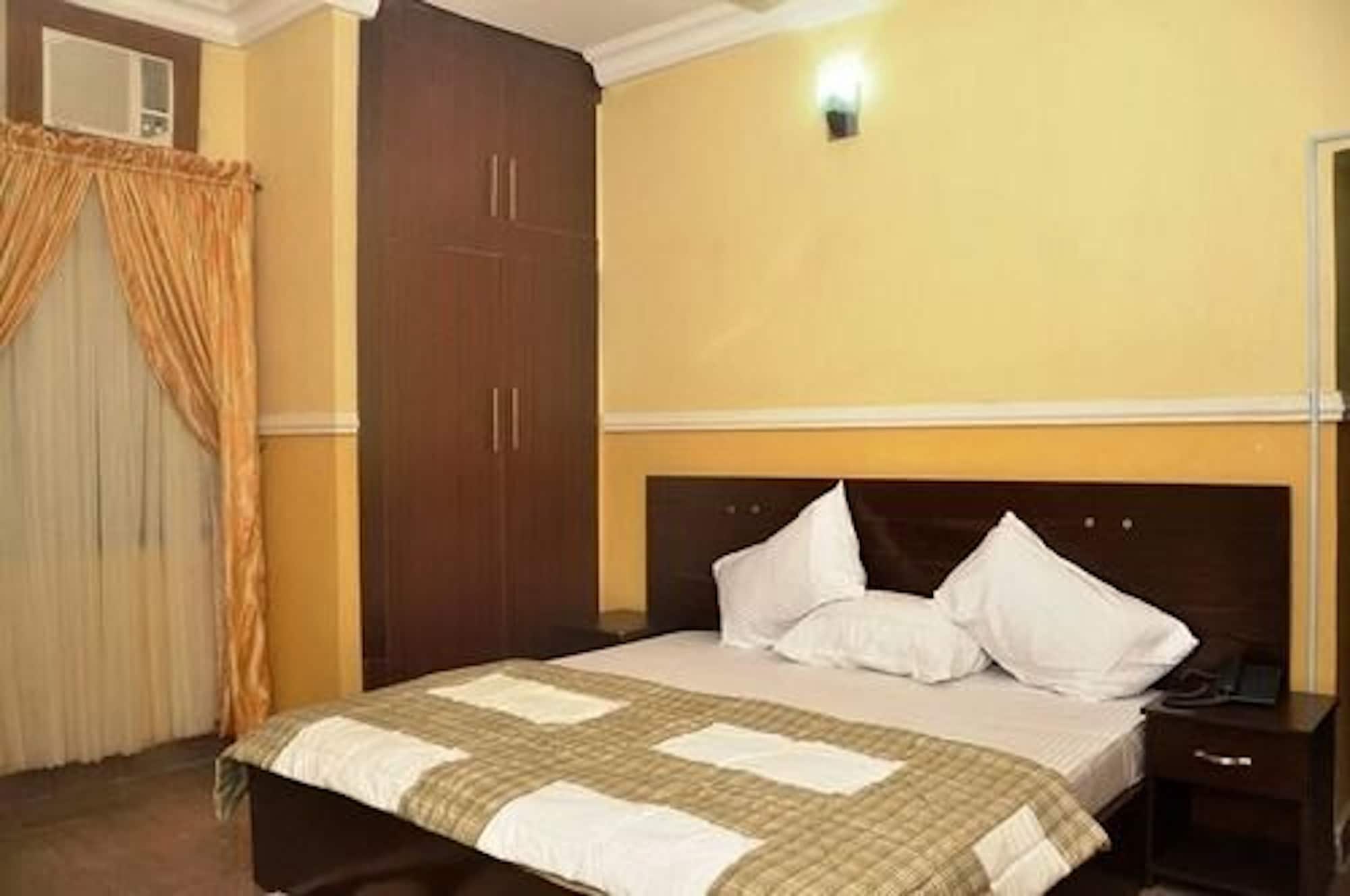 Standard, Double Bed