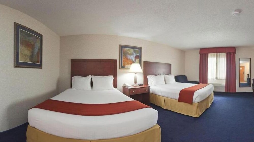 Holiday Inn Express Deforest Madison Area, an IHG Hotel 15/65