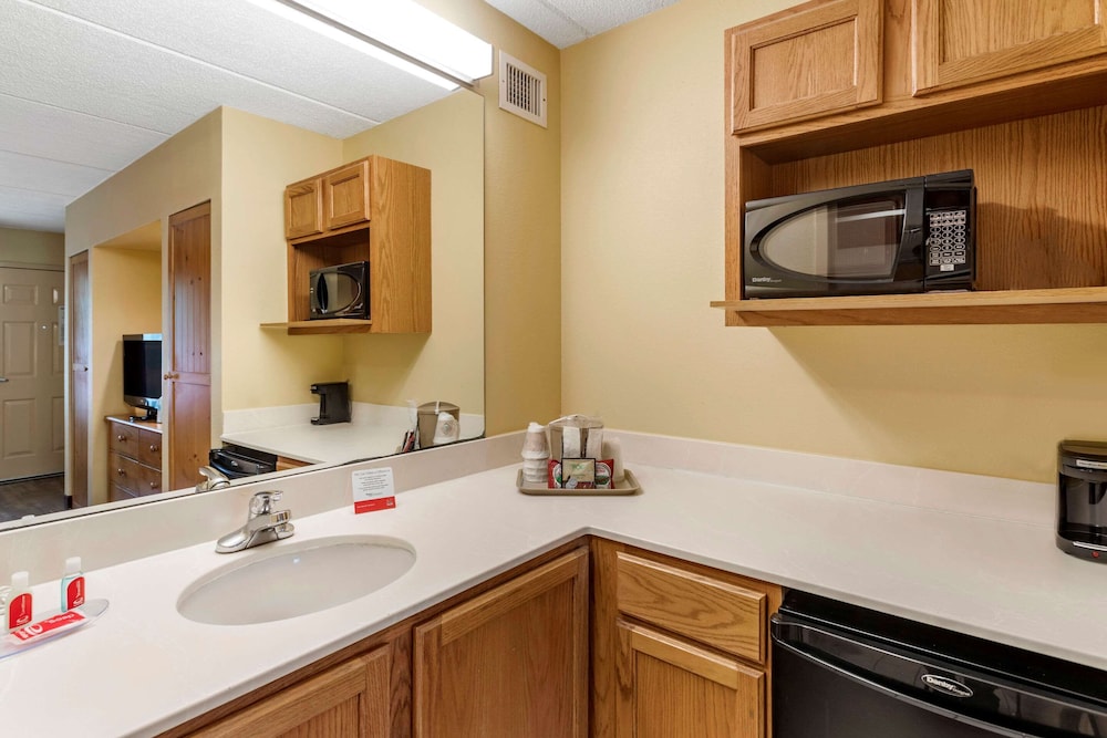 Econo Lodge Pigeon Forge Riverside 32/34