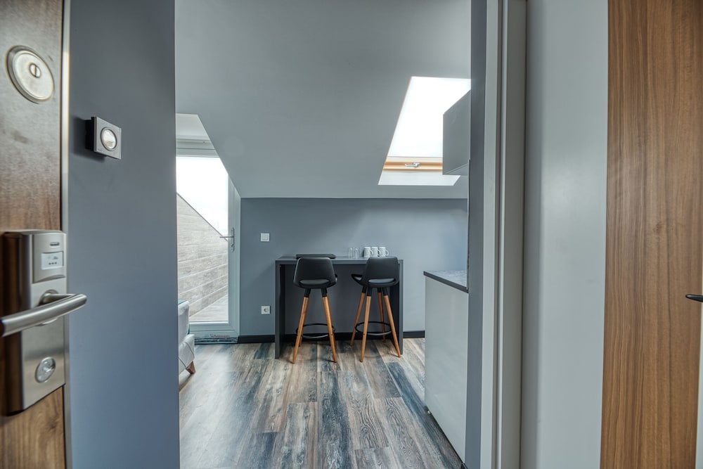 Gris & Verde Suite Hotel 44/50