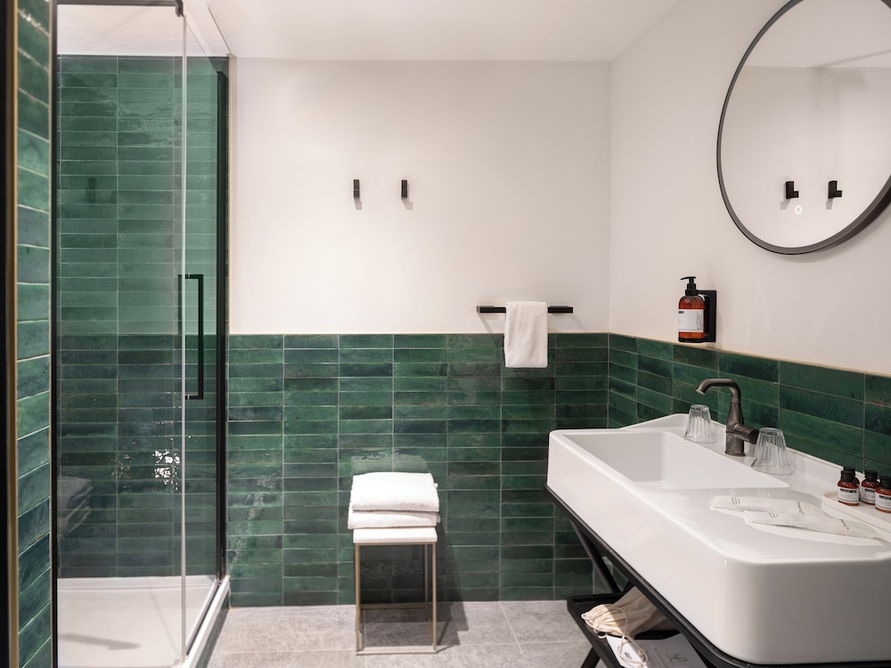 The Originals Boutique Hotel Saint Jean Dacre La Rochelle Vieux Port 66/68
