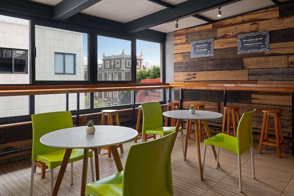 Hotel MX zocalo CDMX, Trademark Collection by Wyndham 37/48