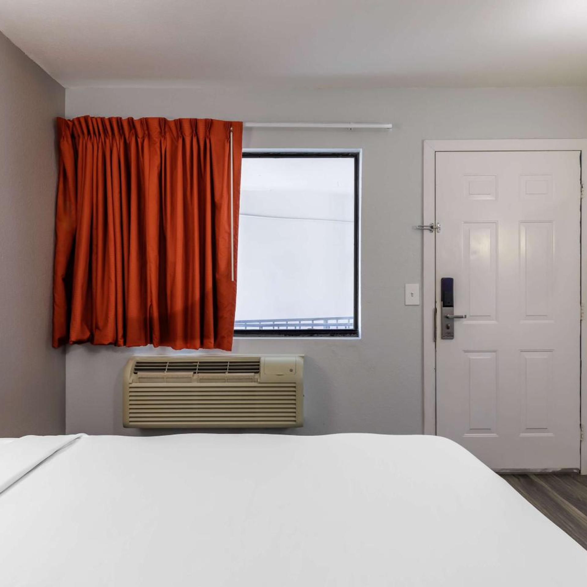 1 Queen Bed - Hearing Accessible، Motel6 Elizabethtown, KY 7/10