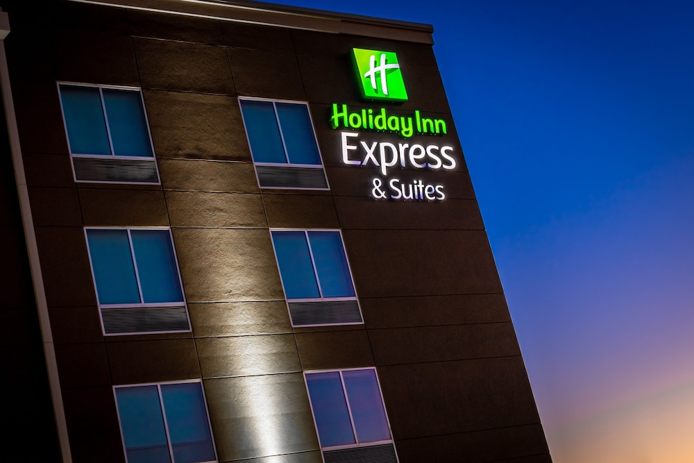 Holiday Inn Express Suites Rantoul 2/76