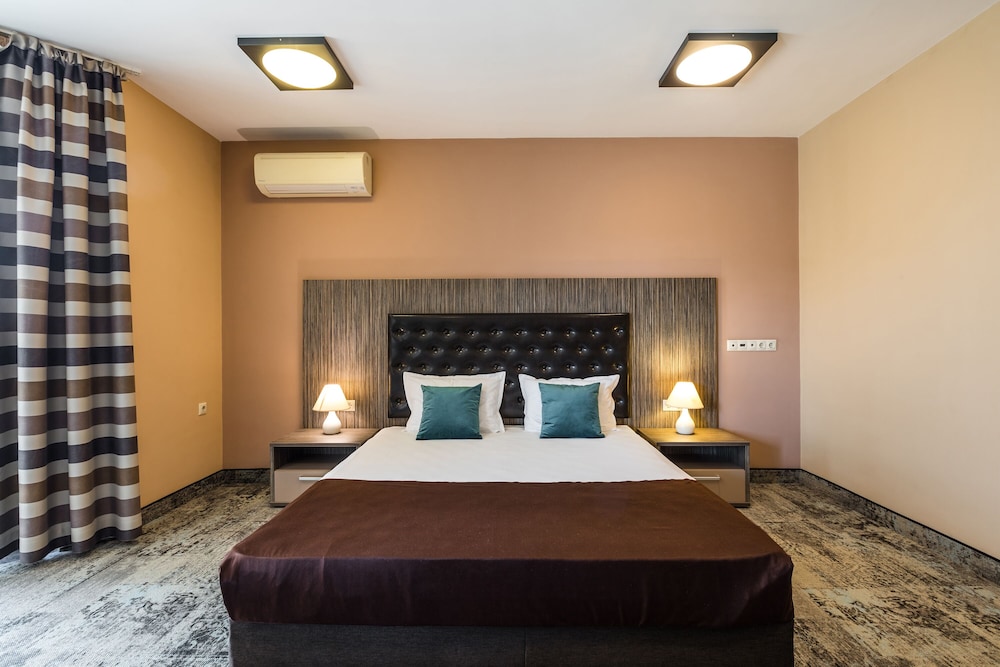 Plaza Hotel Plovdiv 13/68