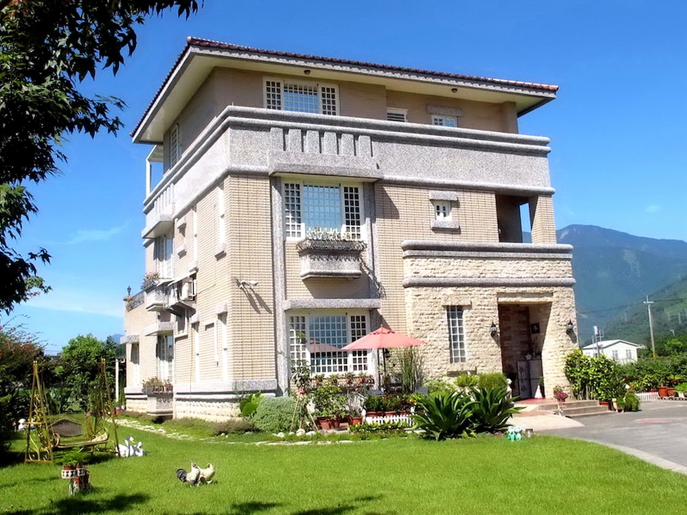 Evergreen Garden Home 3/50