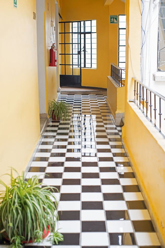 Amigo Suites Hotel 5/43