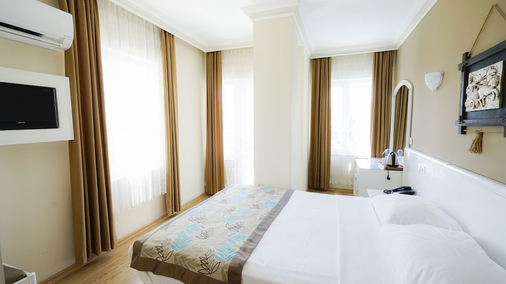 Lara World Hotel 10/34