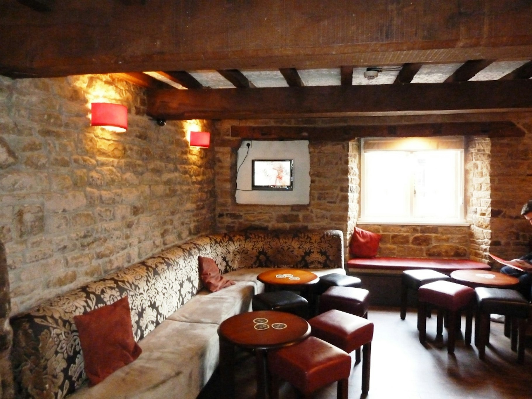 The Manor House 19/23
