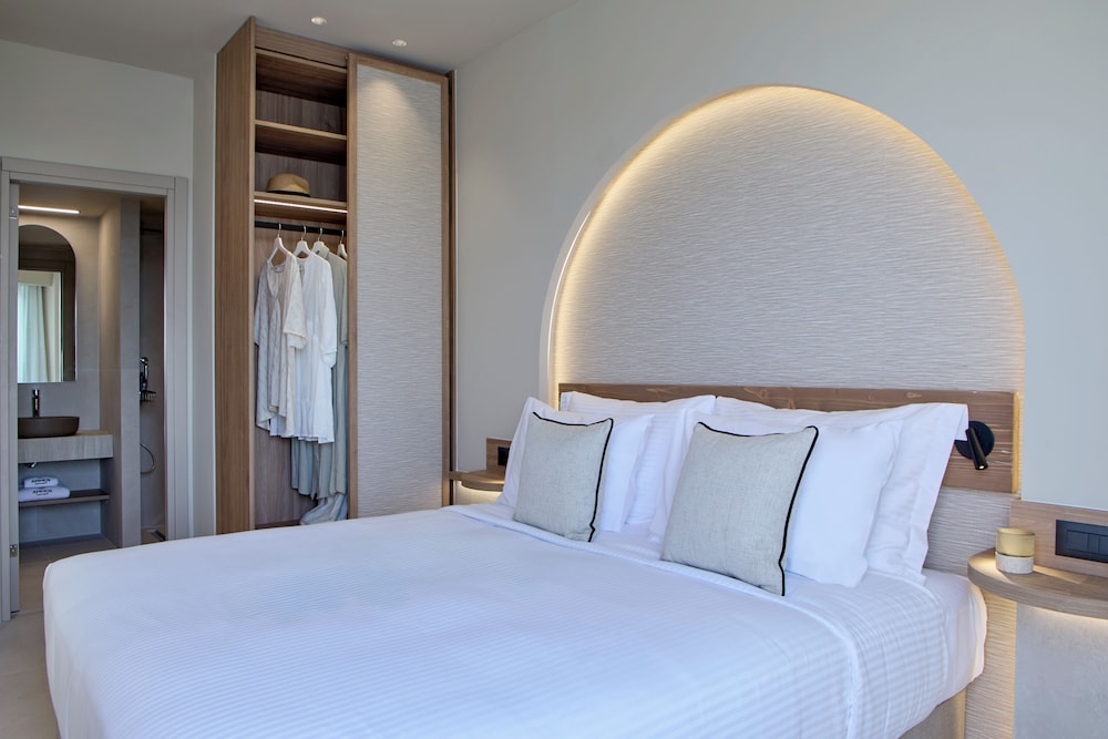 DELUXE, SUITE, SEA VIEW
