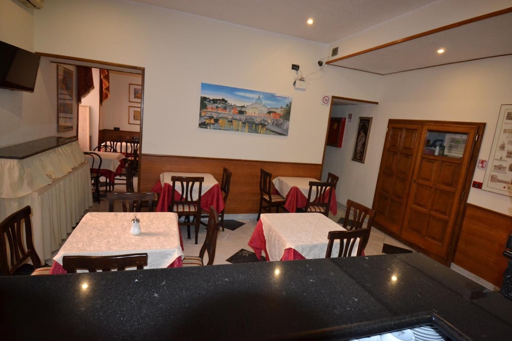 Hotel Ferrarese Roma 31/49