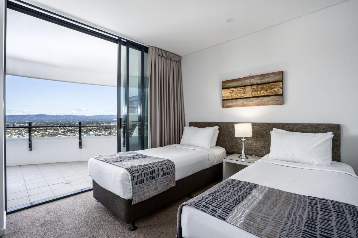 3 Bedrooms, Water View