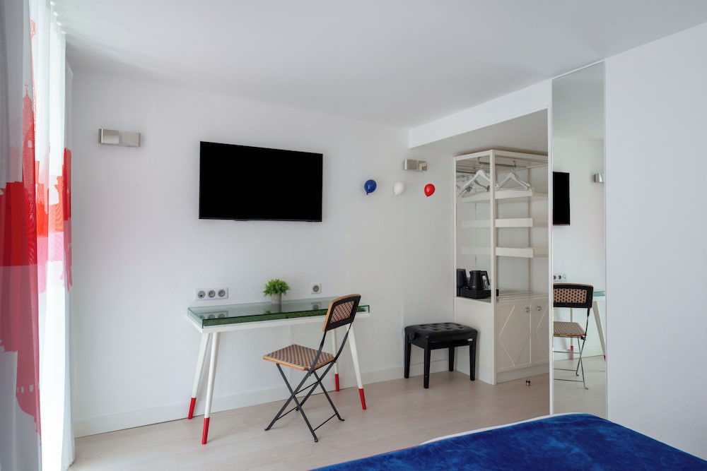 Hotel 34B Astotel (ex-Bergere Opera) 59/74