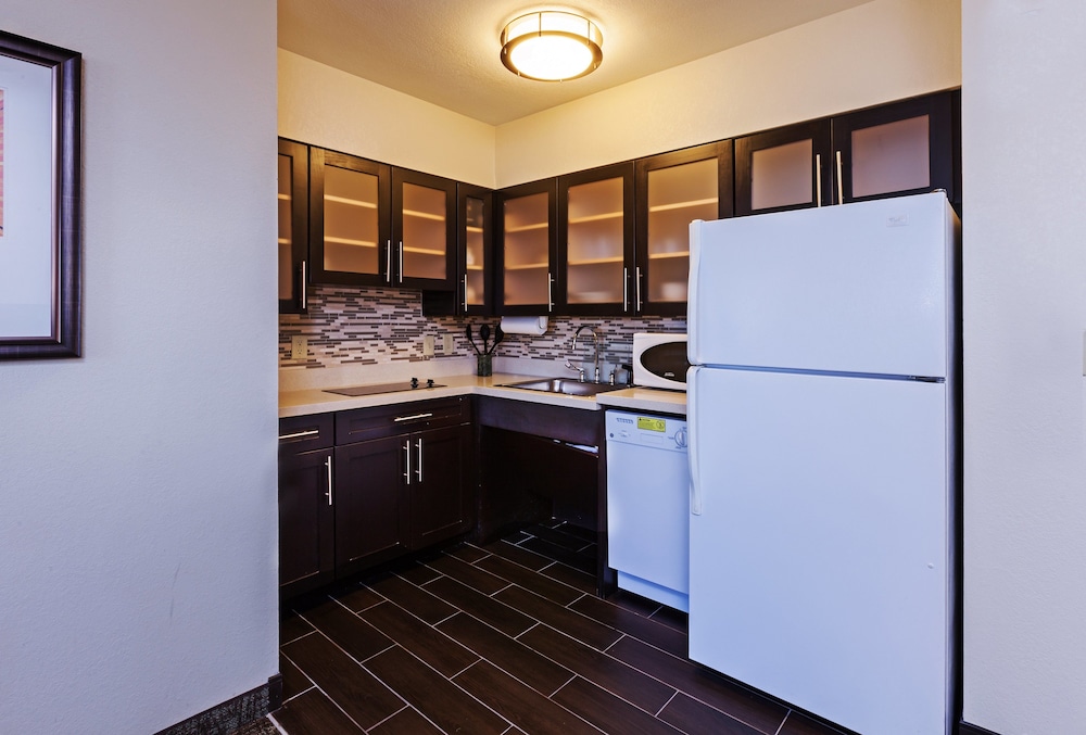 Staybridge Suites Tulsa-Woodland Hills 38/56