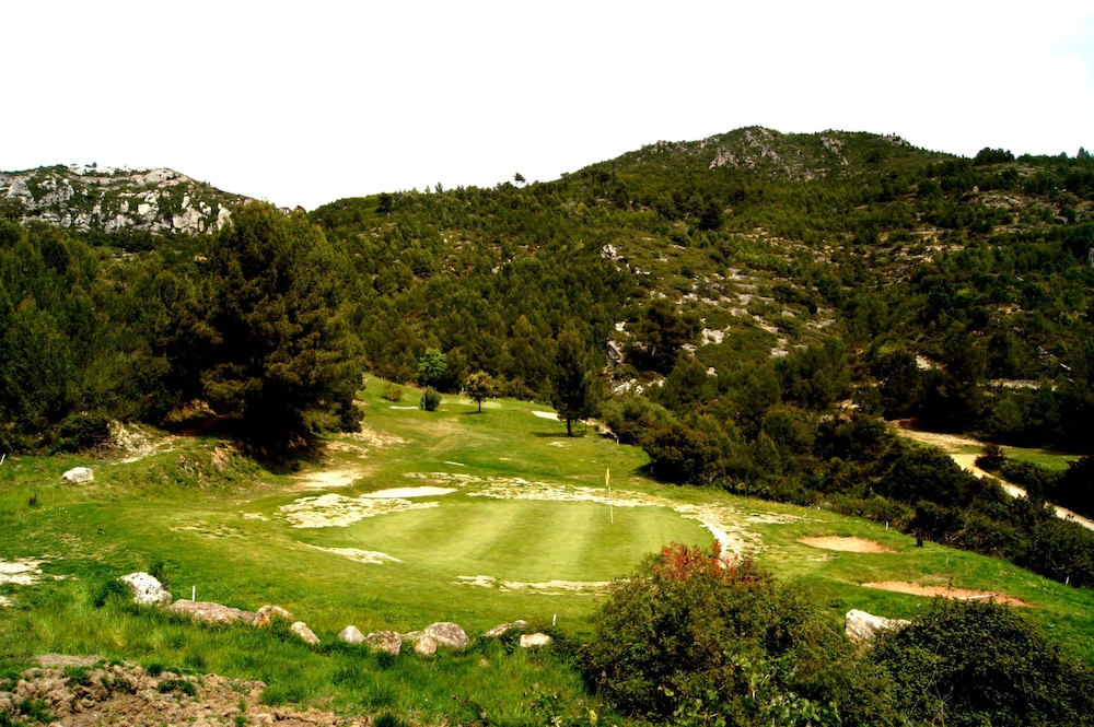 F&G La Figuerola Resort 38/50
