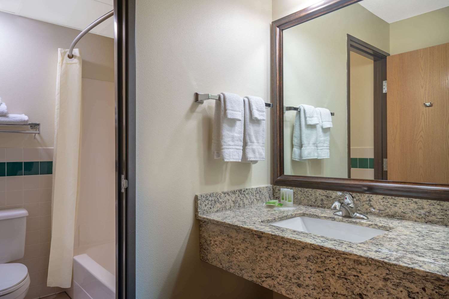 Americinn By Wyndham Coon Rapids 41/42