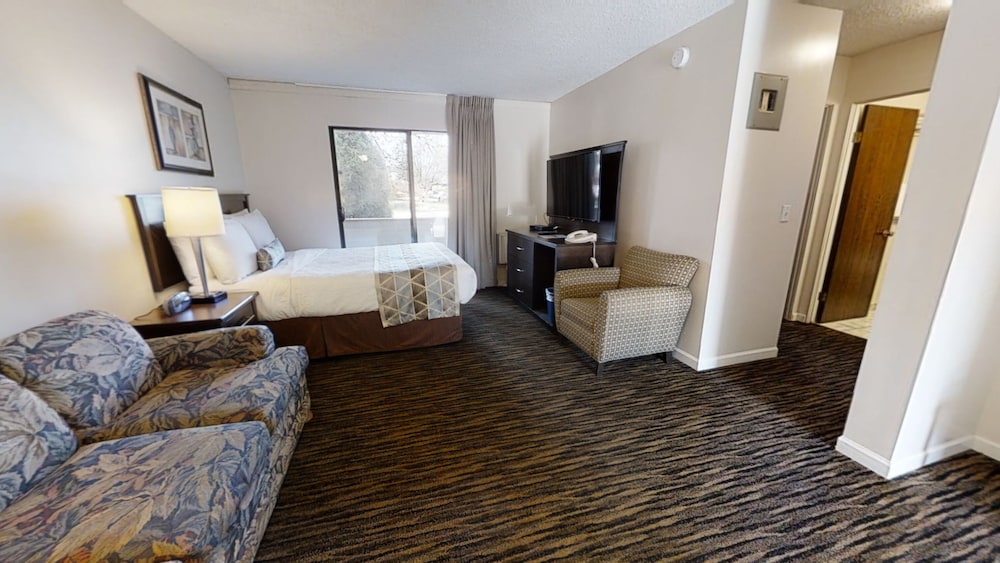 Recreation Inn & Suites 47/63
