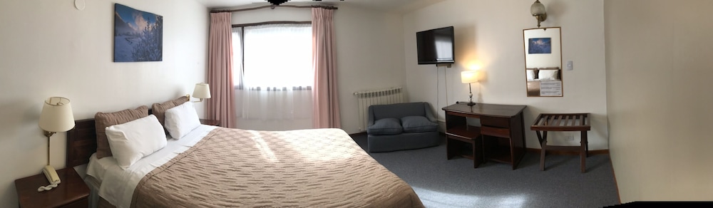 USHUAIA HOTEL 10/35