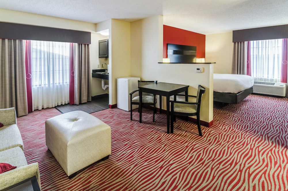 Holiday Inn Express Hotel And Suites Vinita 26/63