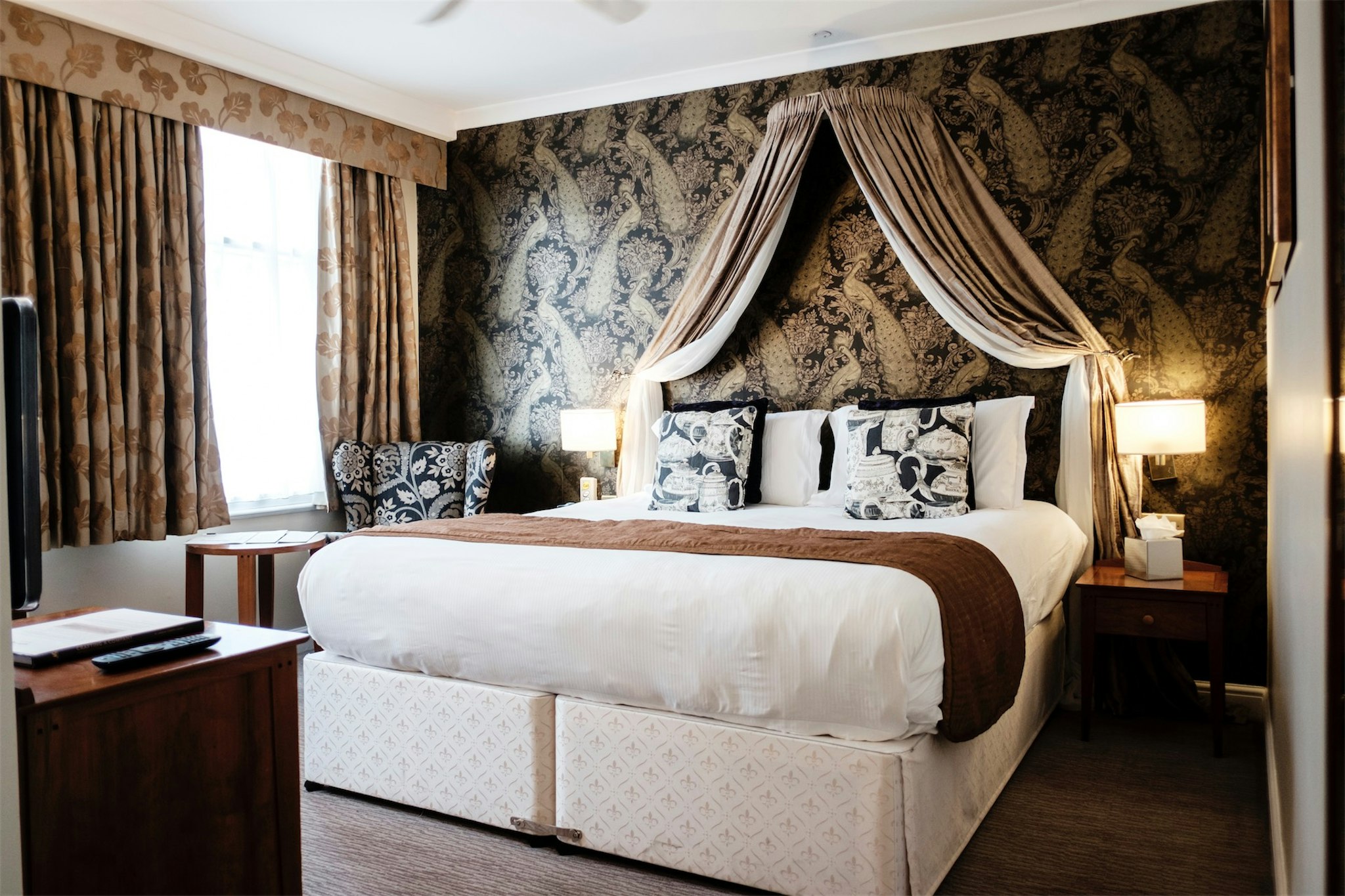 STANDARD, DOUBLE OR TWIN BED