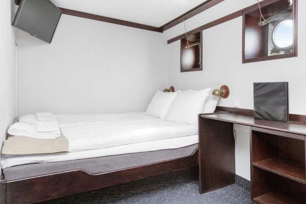 Deluxe, Queen Bed