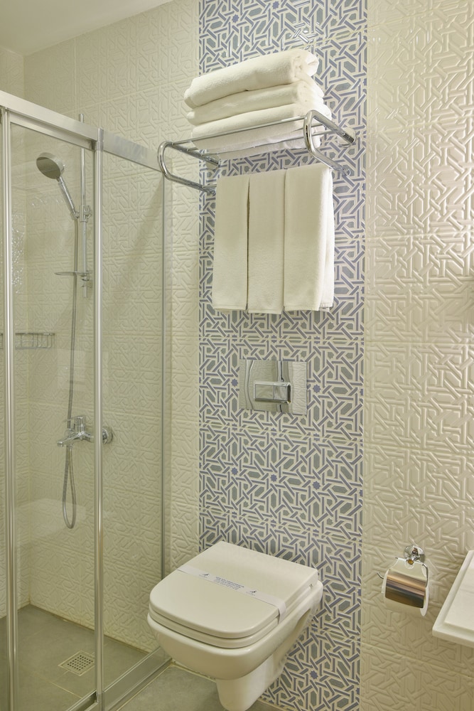 Istanbul Life Hotel 35/36