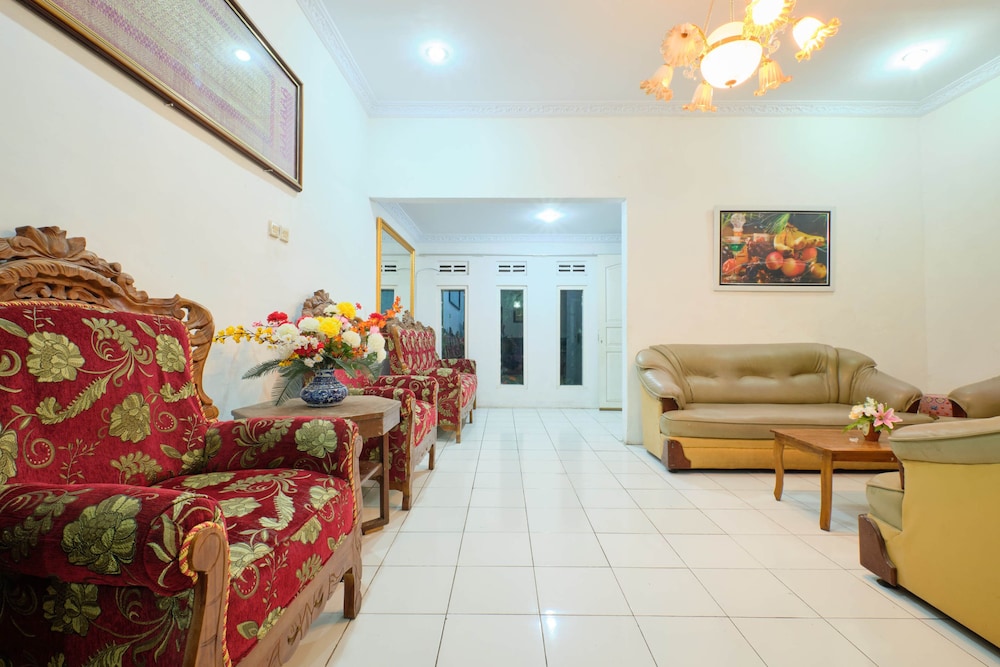 Oyo 2394 Hotel Brosta 15/26