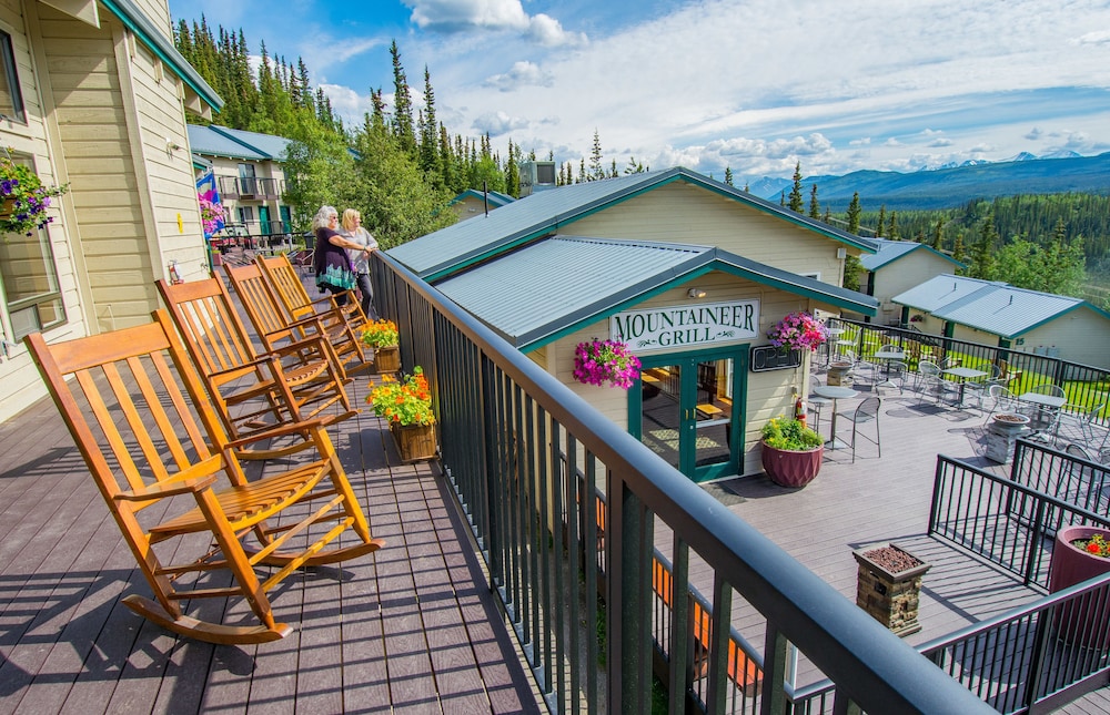 Denali Bluffs Hotel 6/68