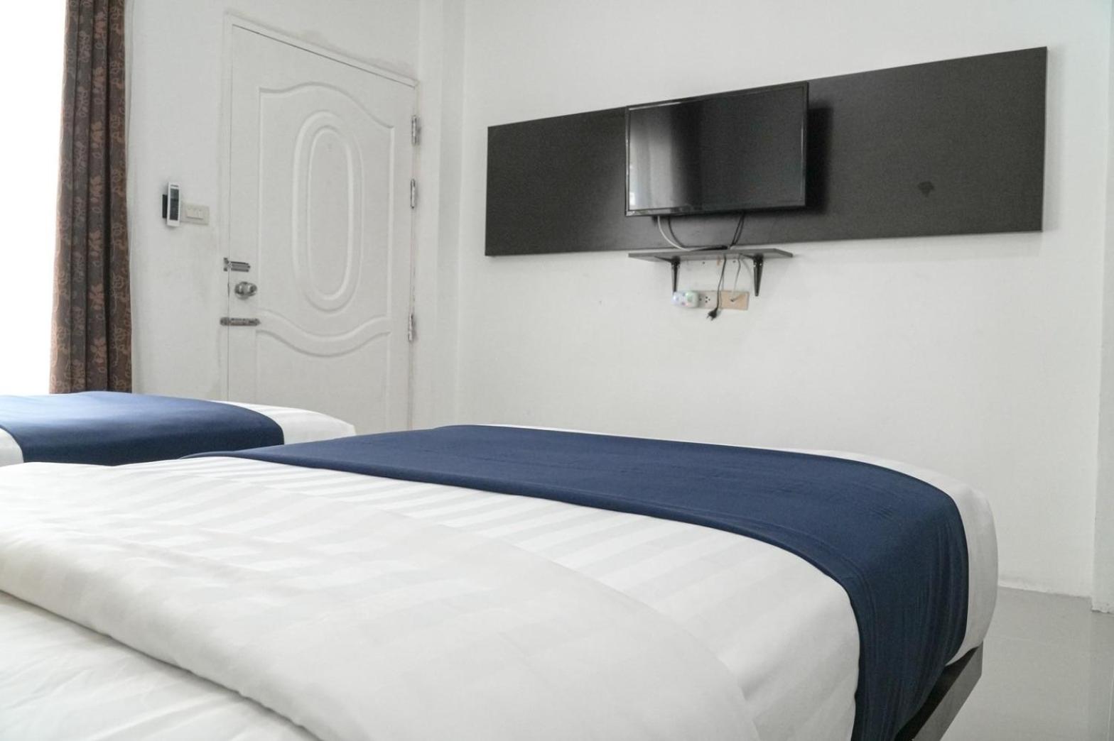 Standard, Twin Beds