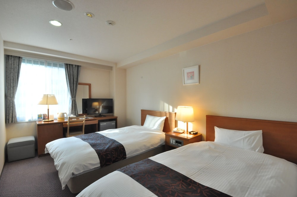 ROOM, TWIN BEDS