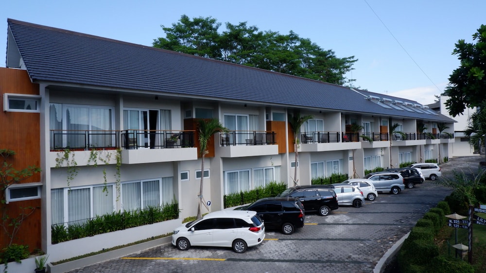 Front One Resort Magelang 40/50