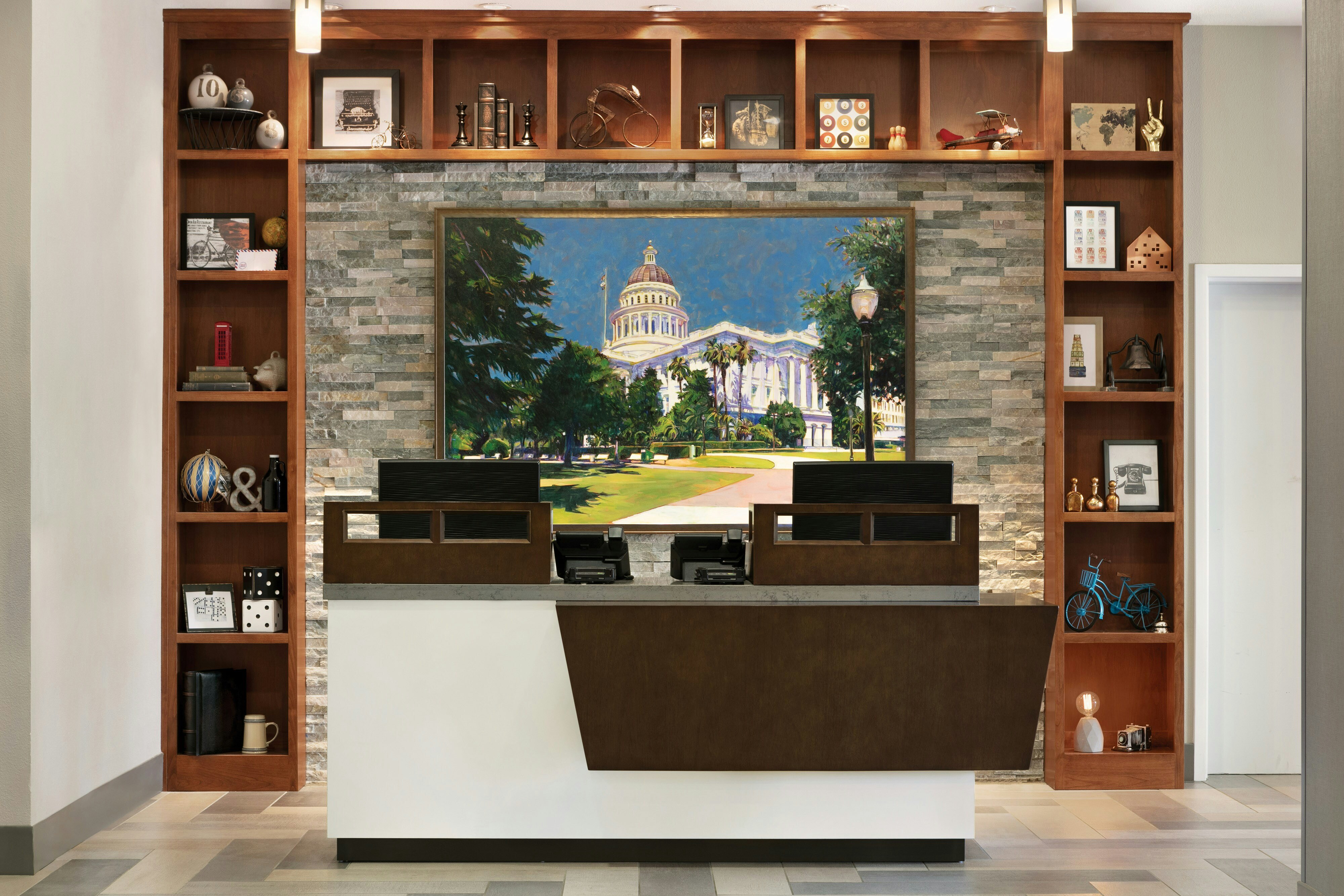 Lobby at Four Points by Sheraton Sacramento International Airport, SACRAMENTO - CA