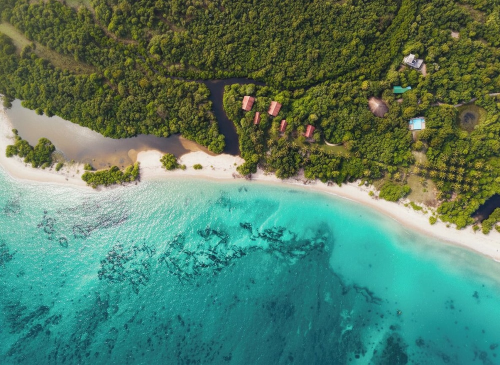 GIMAN FREE BEACH RESORT 61/67