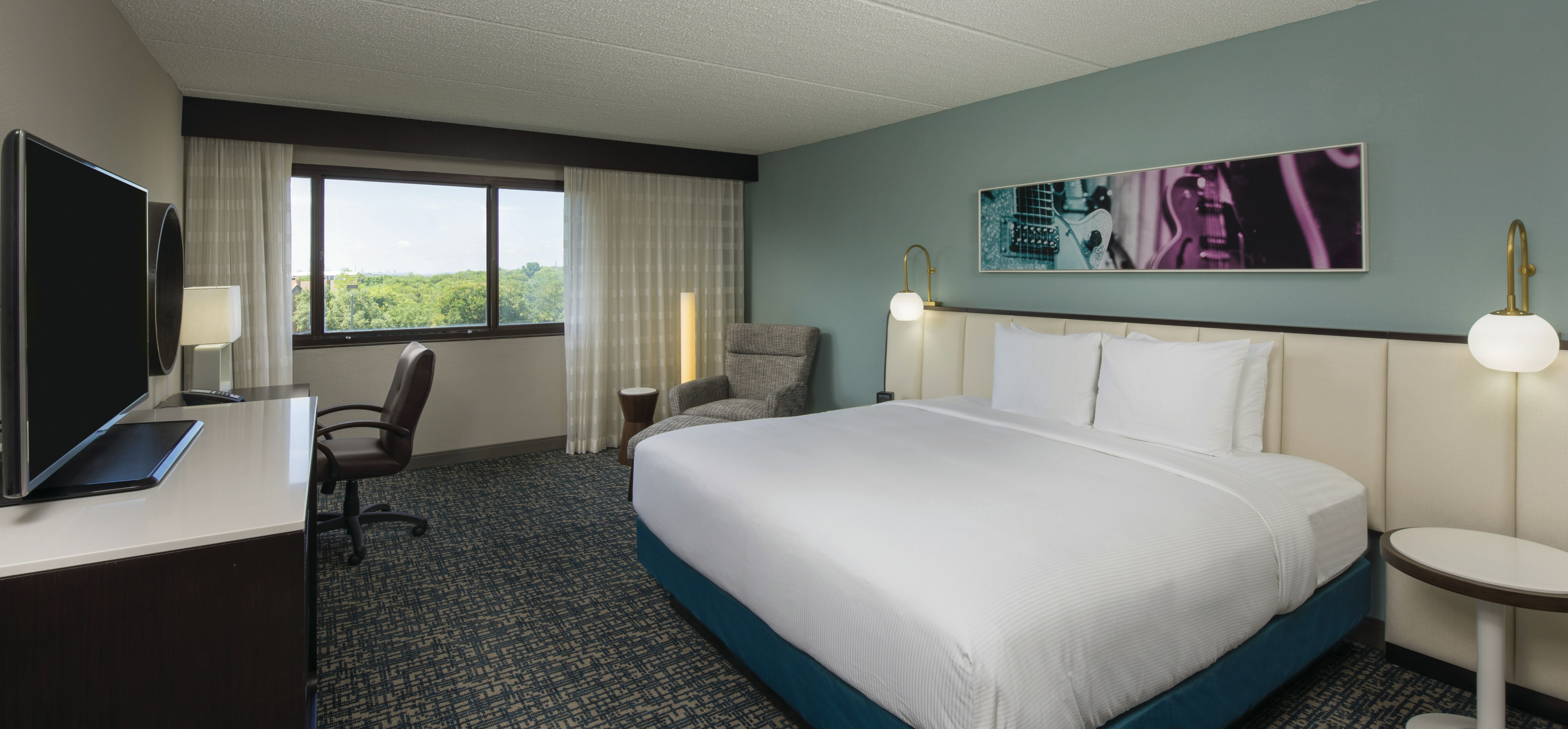 ROOM, KING BED, ACCESSIBLE