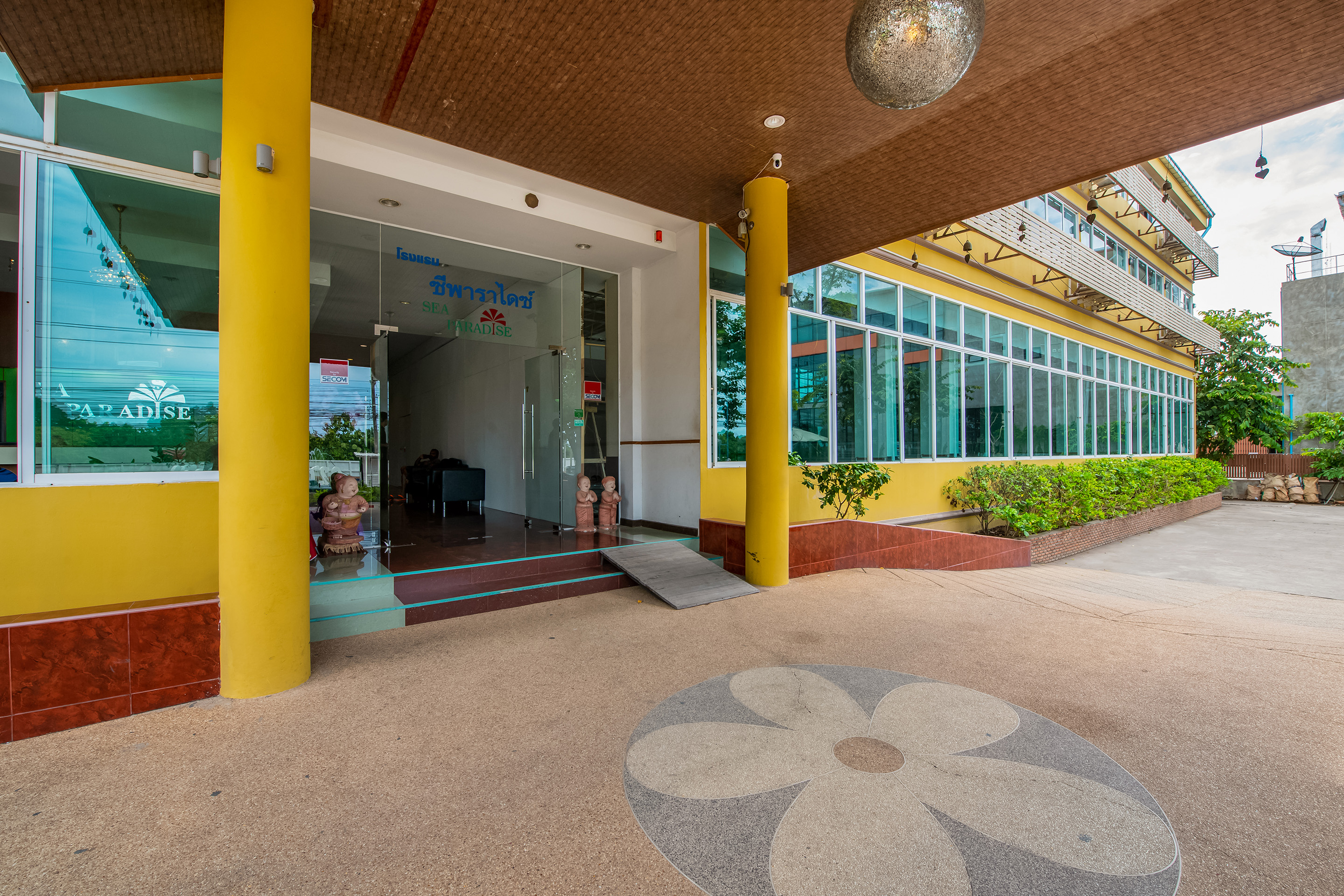 Sea Paradise Hotel 33/39