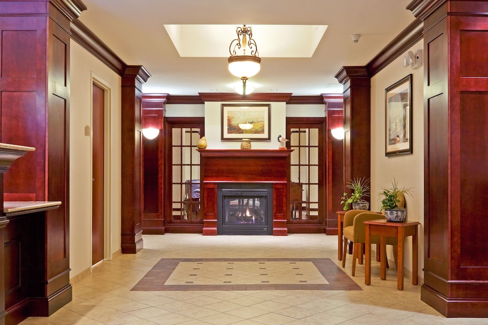 Holiday Inn Express Hotel Suites Latham 11/70