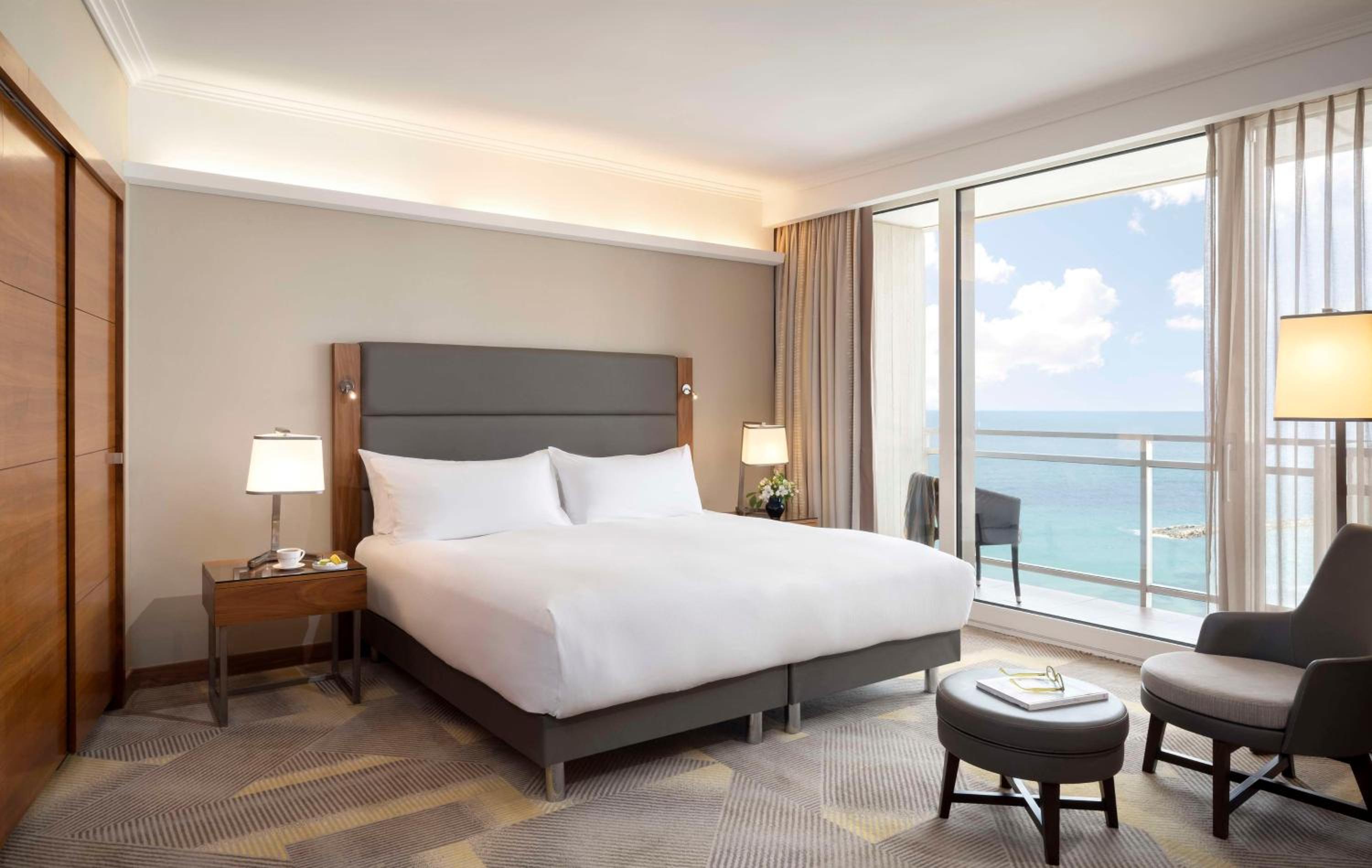 STUDIO, KING BED, SEA VIEW