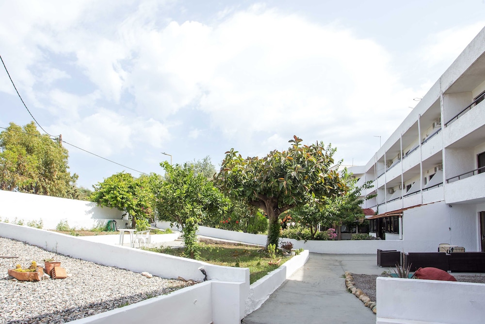 Nikos BnB Rooms 7/50