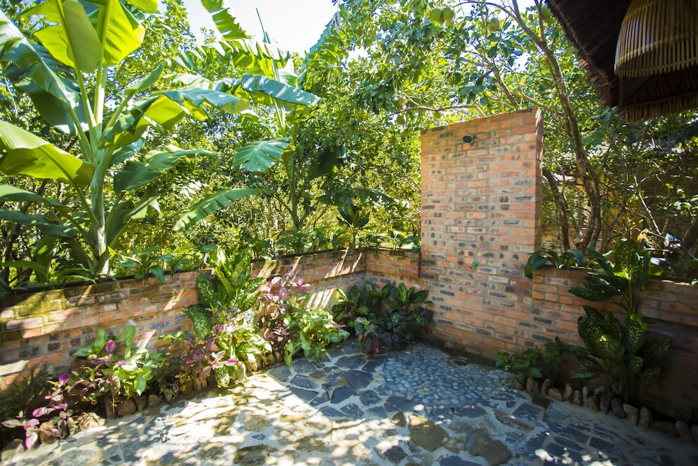 Hue Ecolodge 12/65