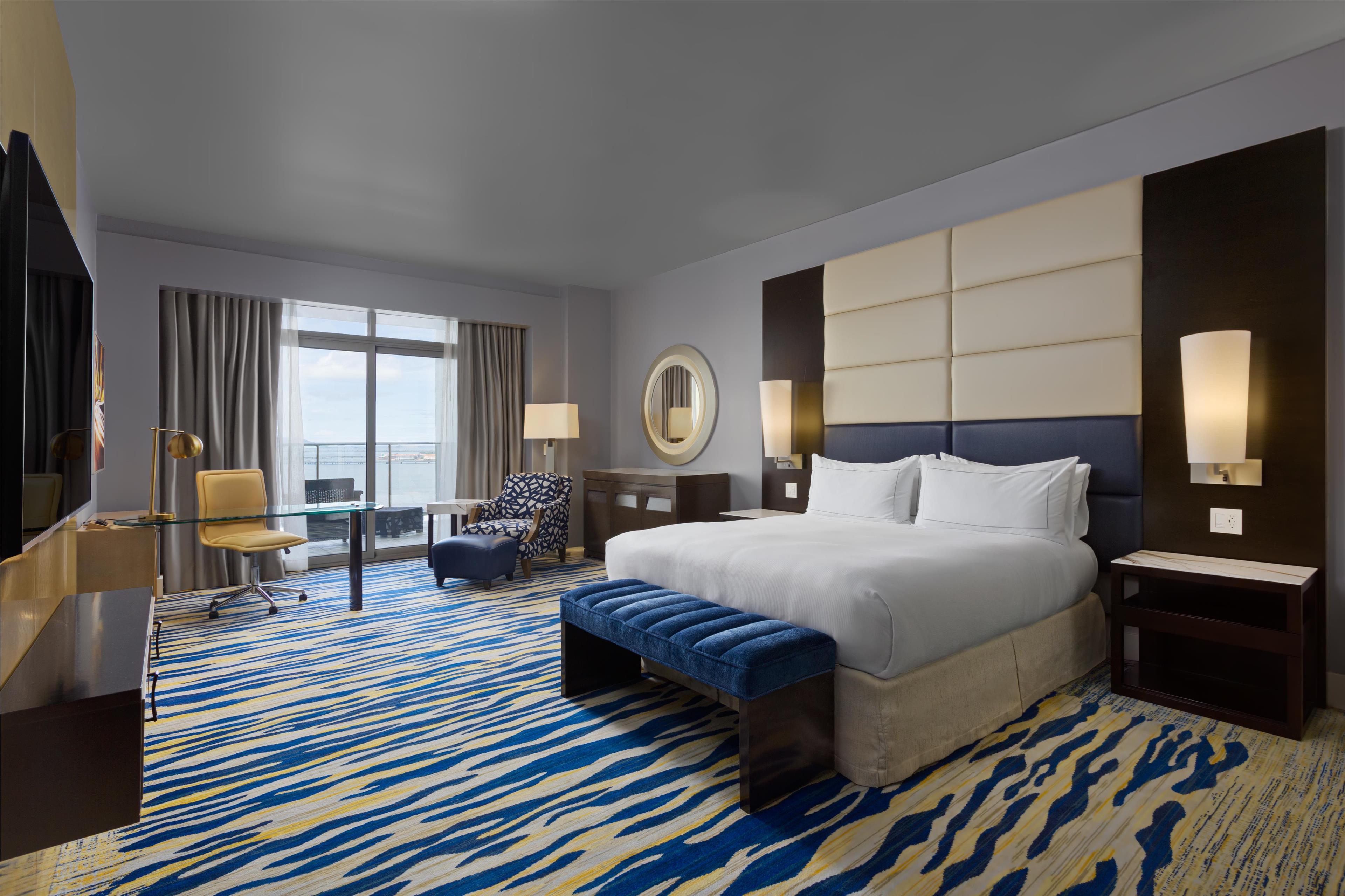 PREMIUM, KING BED, OCEAN VIEW, BALCONY