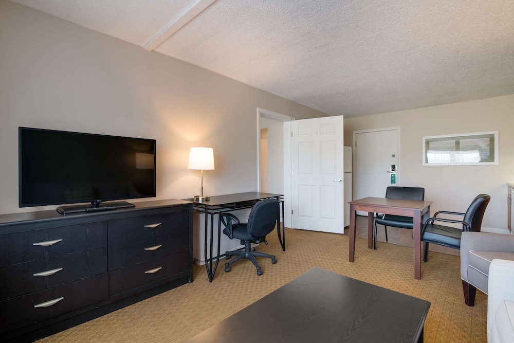 Quality Inn & Suites Auburn I-95 23/31